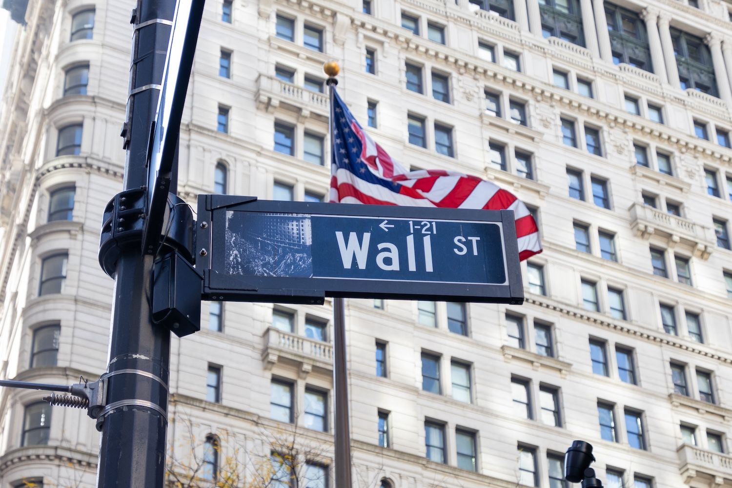 Wall Street Analysts Warn Of Fiscal Pressures As Treasury Positions Stablecoins To Absorb Debt