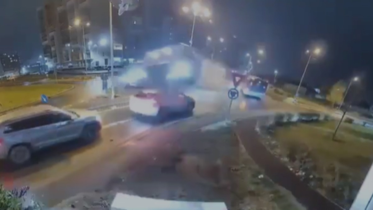 Video: Speeding Mercedes flies over cars in Romania, driver survives crash
