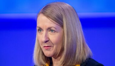 Asylum seekers should be tagged so they can be tracked, policing chief says