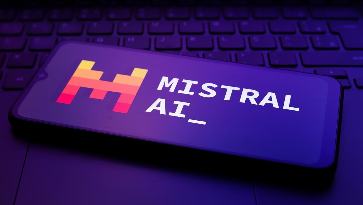Mistral AI : la licorne française accusée d'avoir volé 70 To de livres protégés pour nourrir son IA - Les Numériques