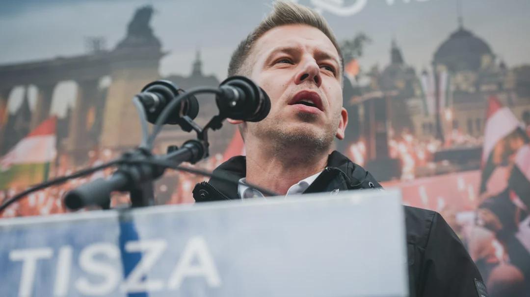 Magyar Péter: Egyre több információnk van arról, hogy külföldi befektetőknek akarja a NER eladni a vagyonelemeti, de senkinek nem javasoljuk, hogy üzleteljenek a NER-rel, mert sűrűn lesz dolguk Nemzeti Vagyonvisszaszerzési és Védelmi Hivatallal