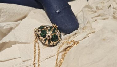 Man accused of swallowing Fabergé pendant pleads not guilty