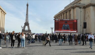 France: Le Sénat adopte un volet « recettes » remanié et allégé du budget 2026