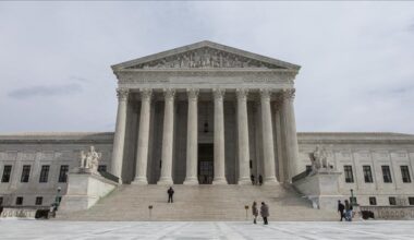 US appeals court suspends order blocking Trump's National Guard deployment in DC