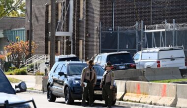 US judge blocks rule requiring notice for oversight visits to immigration detention centers