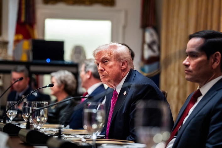 How will Ukraine’s loss of territory under the US peace plan impact the EU economy, and what could cause the deal to fall through?