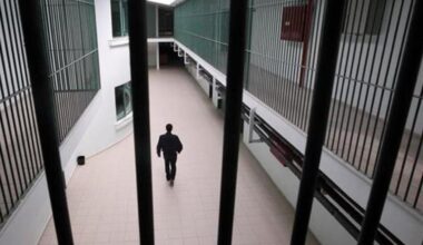 File photo shows an inmate walks through the corridor of a correctional facility in Türkiye, accessed on June 4, 2025. (AA Photo)