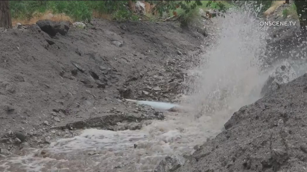 Flash flooding closes road in San Bernardino County