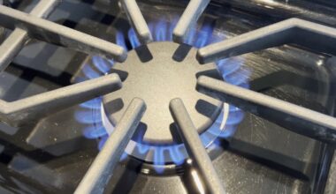 Hochul signs law to eliminate '100-foot rule' for new natural gas hookups