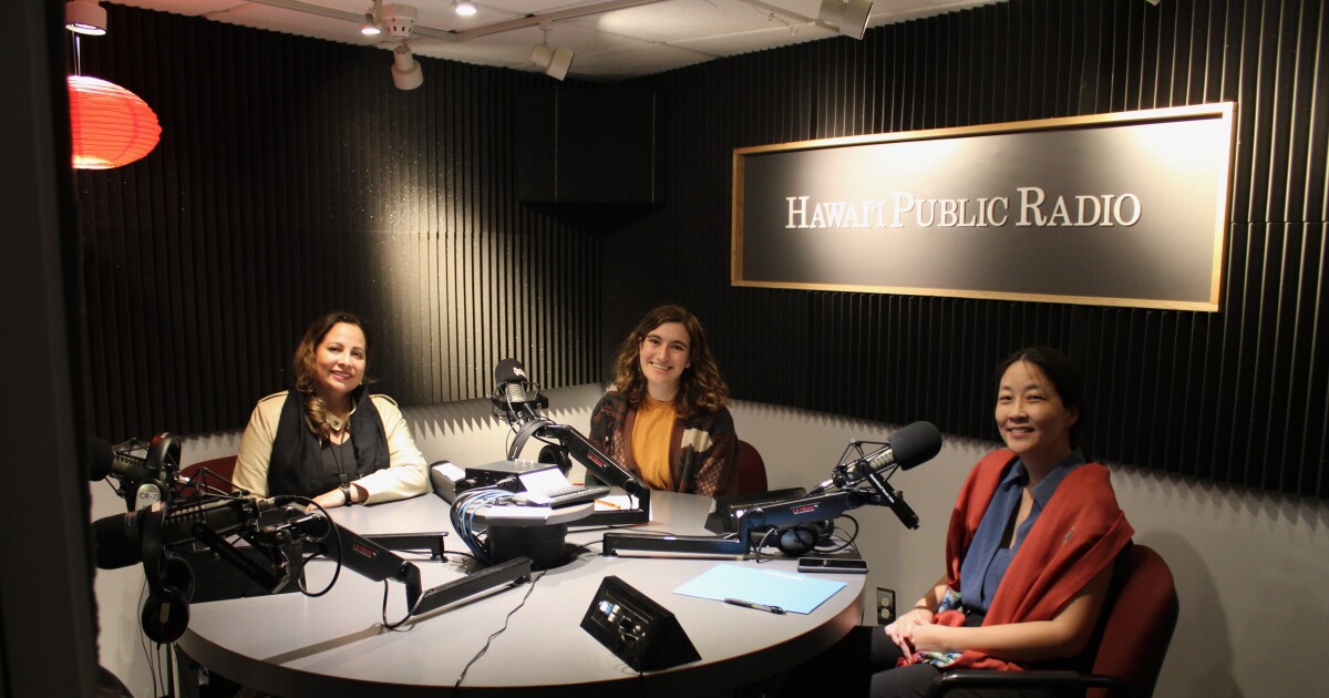 UH hotline answers the call to immigration detention in Honolulu