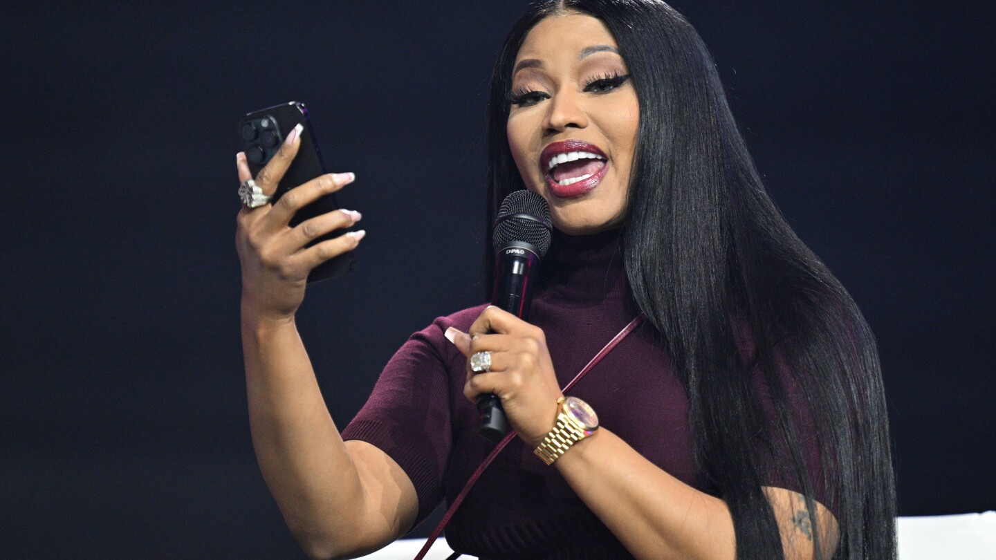 Nicki Minaj praises Trump, Vance at Arizona conservative event
