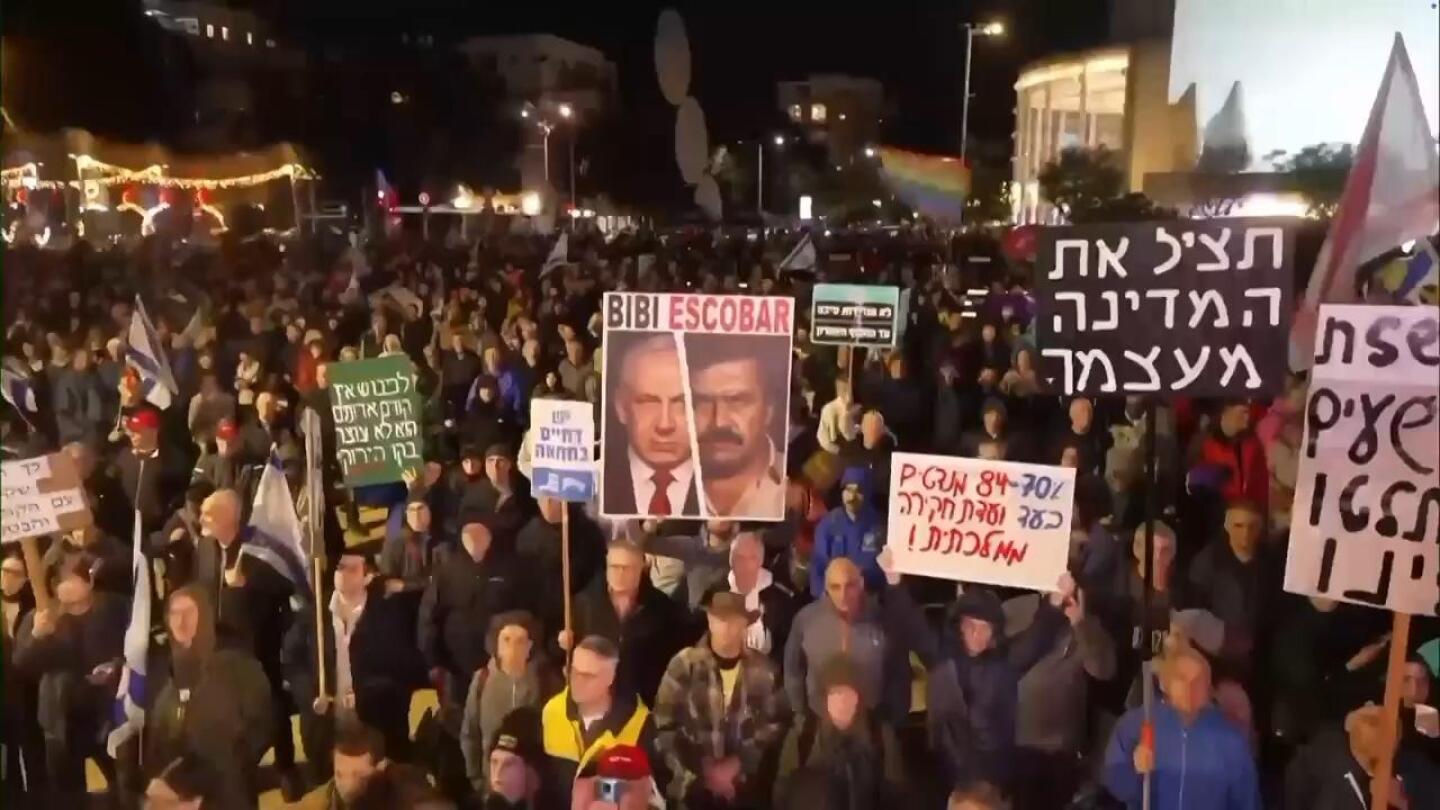 Hundreds protest in Tel Aviv, demanding an investigation into the October 7 attacks
