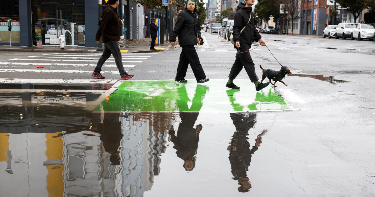Deadly winter storm arrives in Southern California, bringing flood, travel risks