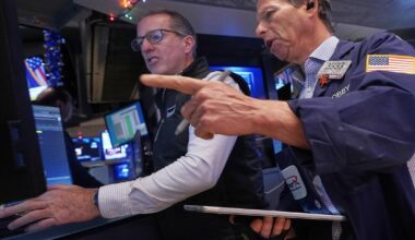 Stocks rise on Wall Street as AI stocks turn higher again