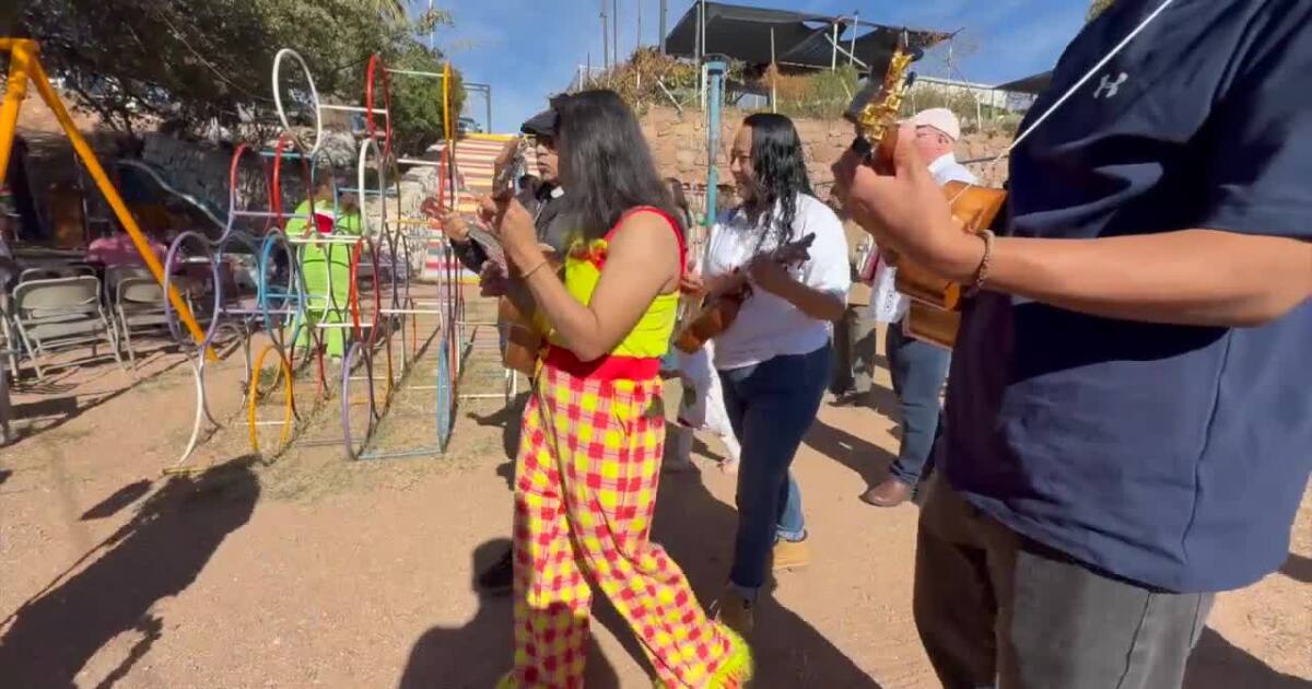 Shelter in Nogales hosts Christmas Posada celebration for migrants