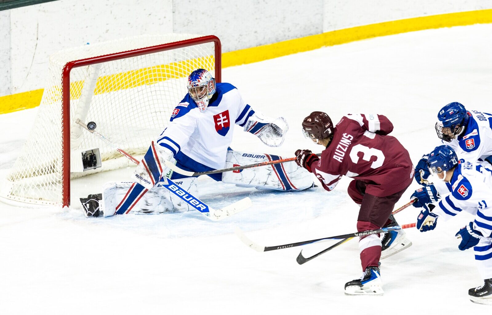 Michal Pradel backstops Slovakia to victory over Latvia; Takeaways from pre-tournament action