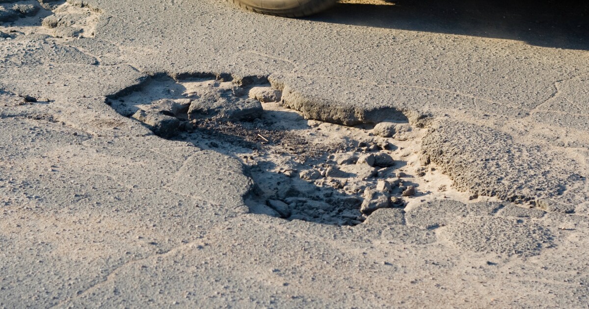 Algae replaces petroleum in greener, longer-lasting asphalt