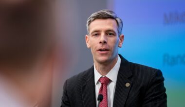 OCC moves to limit toughest standards to megabanks