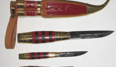 Does anyone know any videos or guides of making this beautiful Härmä type of knife sheath? I can't find any material about it online sadly