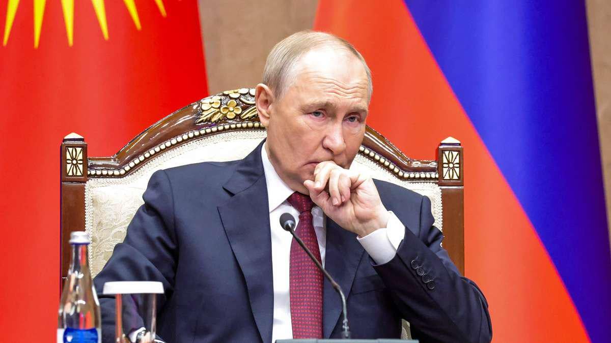 Russlands Wirtschaft ins Mark getroffen: Putins Schattentanker brennen