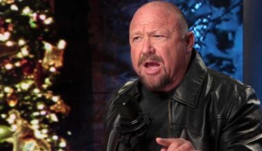 Alex Jones threatens to surround White House with 5,000 people