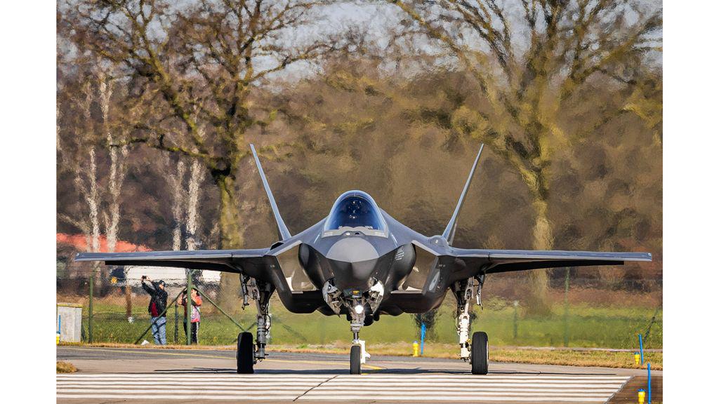 Gevechtsvliegtuigen Volkel opgestegen na alarmmelding