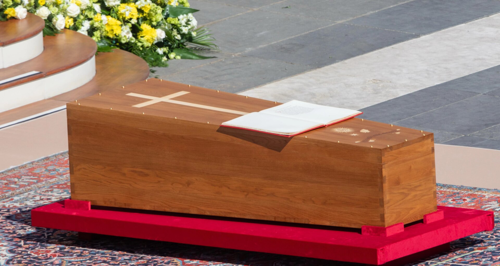 PHOTOS: Unforgettable moments from the 2025 papal transition