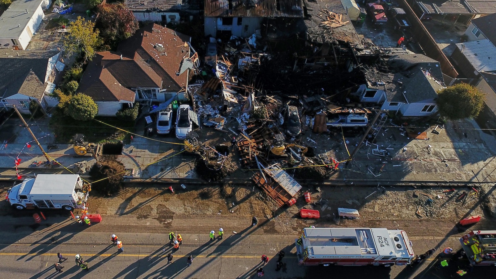 Gas explosion in San Francisco Bay Area damages homes, sends heavy smoke into air