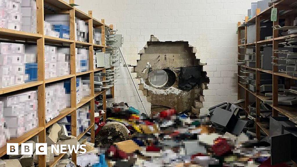 German bank heist: Thieves use drill to steal €30m from savings bank