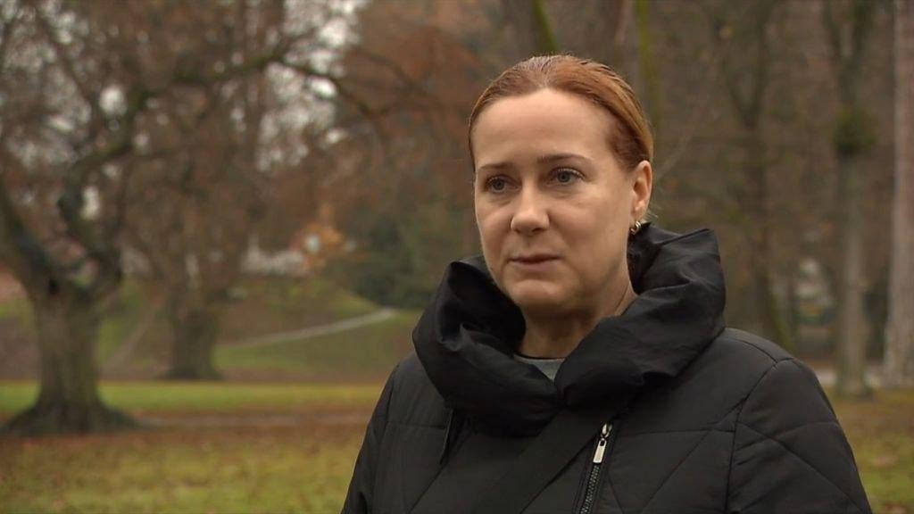 Nad 12-letnika s solzivcem, mama: Šlo je za rasistični napad