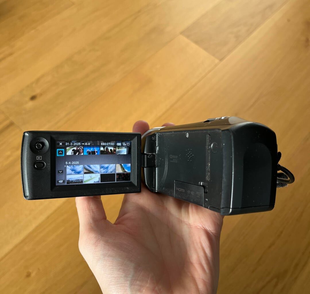 Found Camera in Prague – Owner Possibly from Deggendorf, Germany