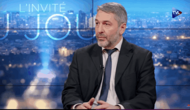 Ancien militaire, proche du Kremlin, complotiste… Qui est Xavier Moreau, ce Français prorusse sanctionné par l’UE