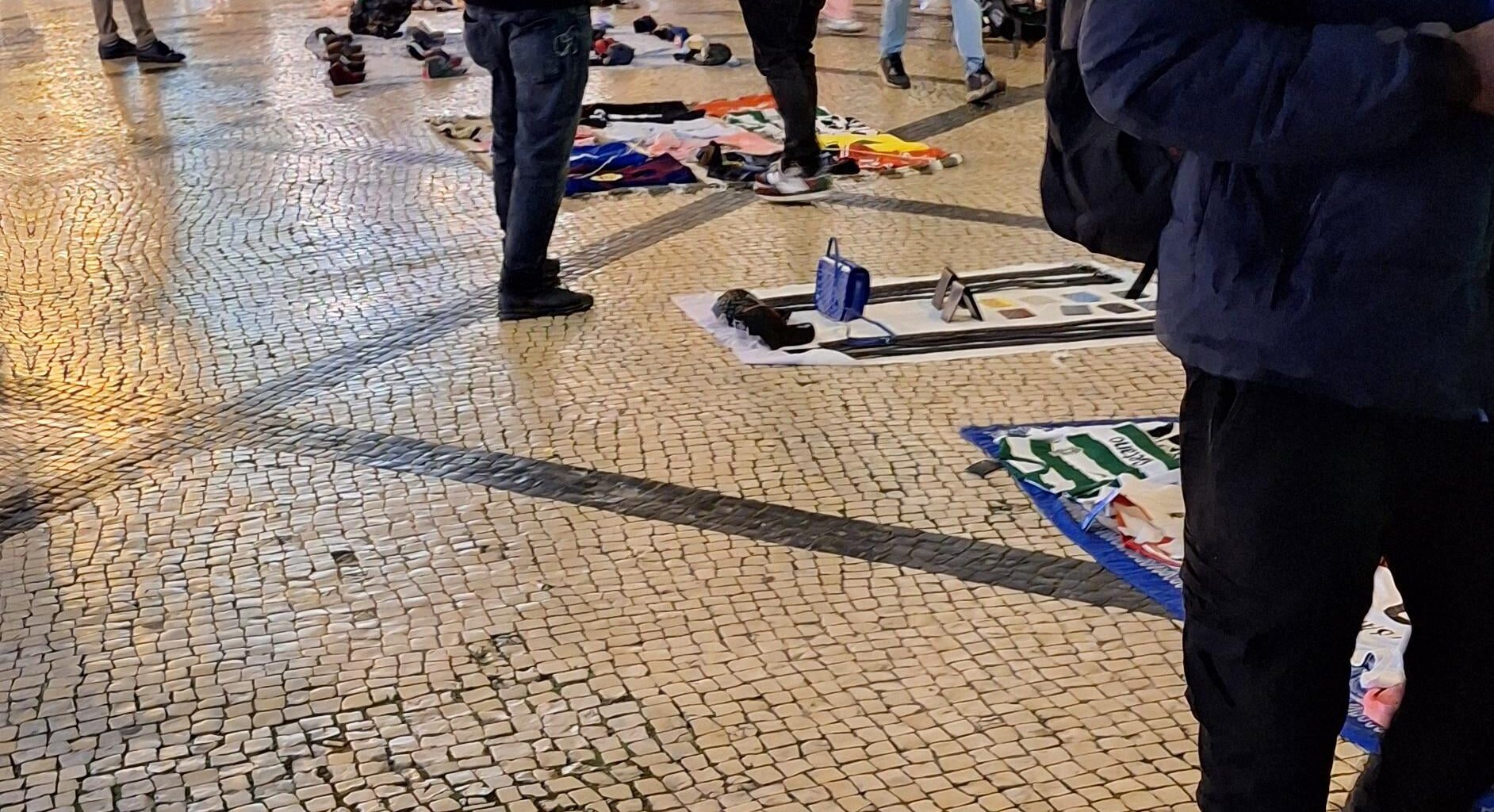 Em plena Rua Augusta. Para quando banir isto ?