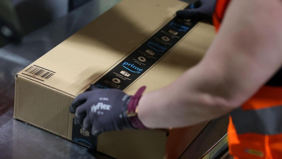 União Europeia impõe taxa de três euros a encomendas que cheguem por comércio online