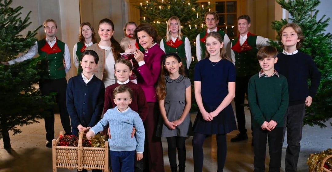 Queen Silvia and Her Grandchildren Decorate for Christmas
