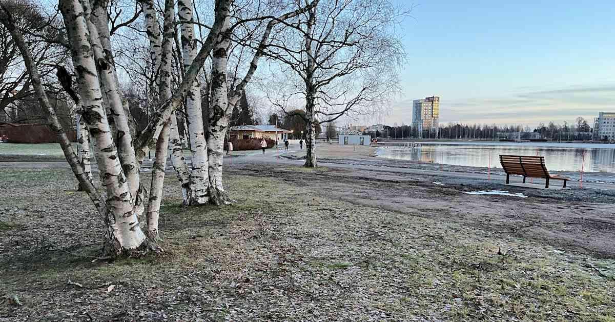 Finland's changing winters: What can we expect? Rubber boots rather than skis or skates are becoming the winter norm through much of Finland, experts say. How will the evolving season affect us in the future?