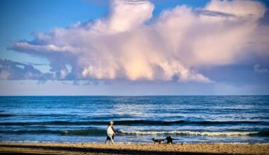 Un día azul en la playa de Los Boliches/ A blue day on Los Boliches beach