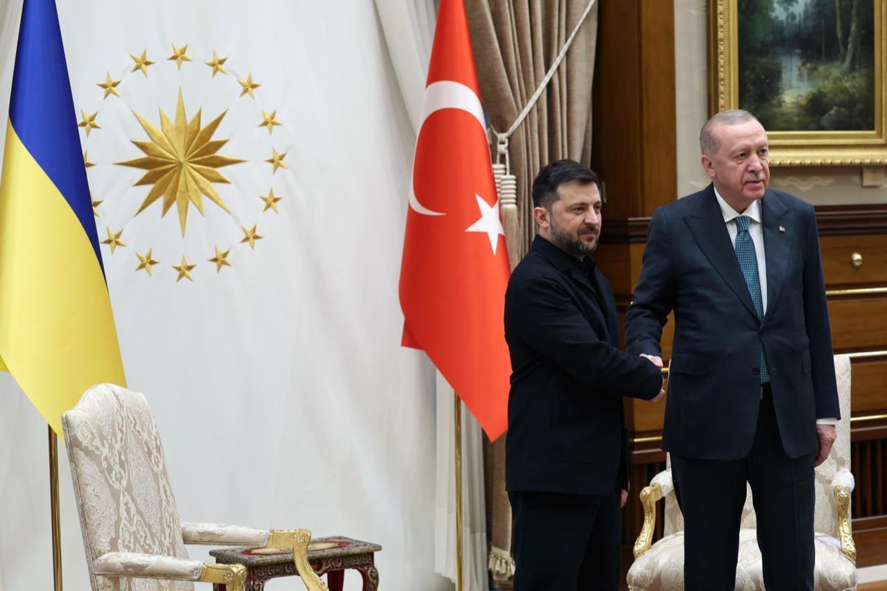 President Recep Tayyip Erdogan meets with the President of Ukraine Volodymyr Zelenskyy during an official meeting at the Presidential Complex in Ankara, Türkiye on Nov. 19, 2025. ( TUR Presidency / AA Photo)