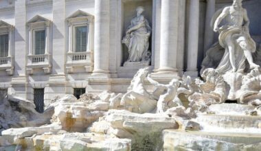 Roma, la Fontana di Trevi sarà a pagamento da gennaio: biglietto di 2 euro per visitarla