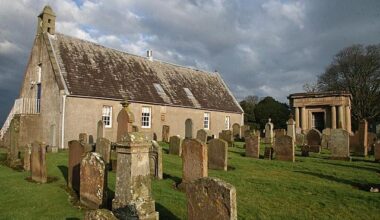 How is St Quivox pronounced?