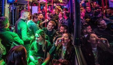 Dansen op de snelweg: inspectie waarschuwt voor onveilige partybussen