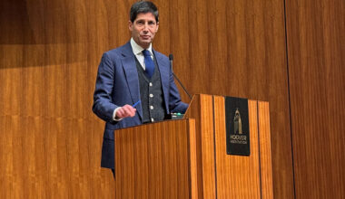 Trump taps Kevin Warsh, a Fed insider and outsider, to lead central bank