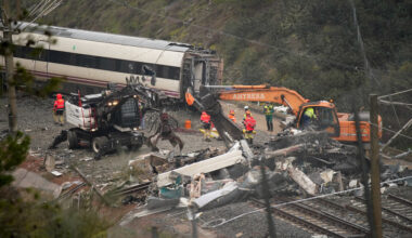 Spain rail crisis: Deadly crashes trigger strike