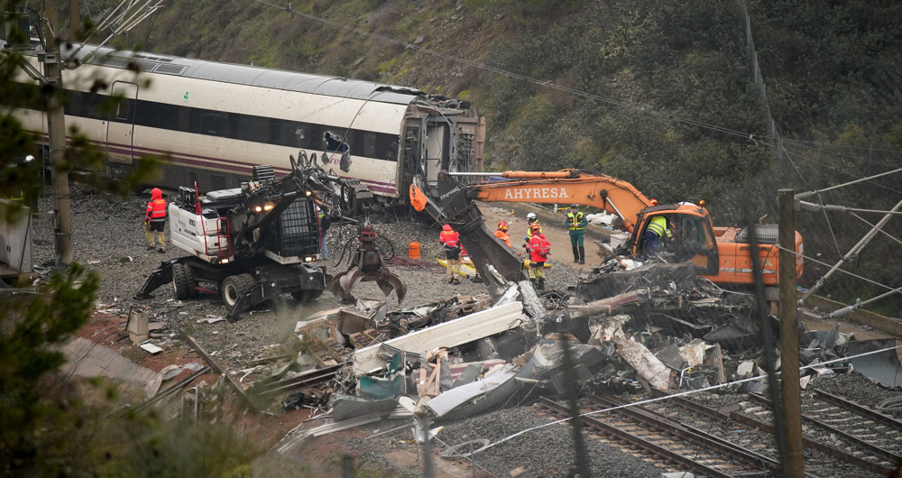 Spain rail crisis: Deadly crashes trigger strike