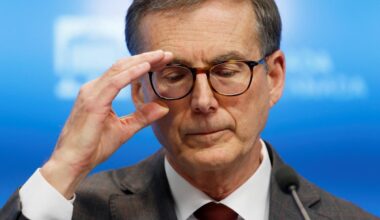 Bank of Canada expected to hold key interest rate steady today, with economists divided on future hikes