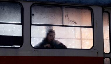 au moins deux morts et cinq blessés dans des frappes russes sur Kiev, l’ensemble du territoire en alerte face aux missiles