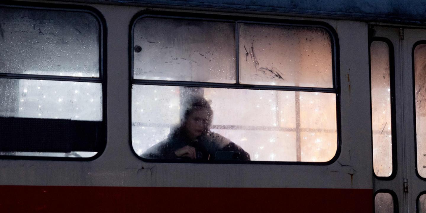 au moins deux morts et cinq blessés dans des frappes russes sur Kiev, l’ensemble du territoire en alerte face aux missiles