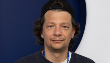 „Teil ikka riided on seljas, jah?“ Stig Rästa kergitas saladuseloori Eesti Laulu lavasõult