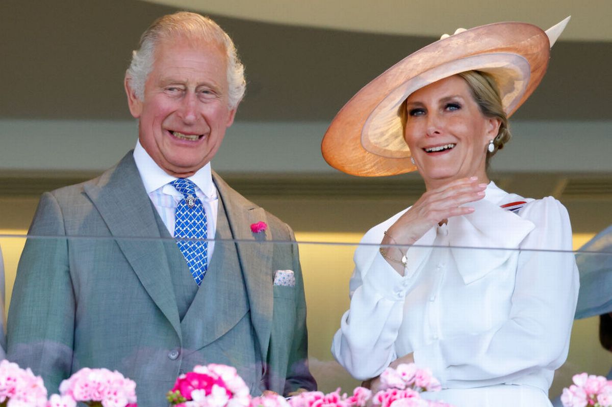 ASCOT, UNITED KINGDOM - JUNE 21: (EMBARGOED FOR PUBLICATION IN UK NEWSPAPERS UNTIL 24 HOURS AFTER CREATE DATE AND TIME) King Charles III and Sophie, Duchess of Edinburgh watch his horse 'Circle of Fire' run in 'The Queen's Vase' on day 2 of Royal Ascot 2023 at Ascot Racecourse on June 21, 2023 in Ascot, England. (Photo by Max Mumby/Indigo/Getty Images)