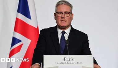 UK and France would send troops to Ukraine in event of peace deal, Starmer says after Paris talks